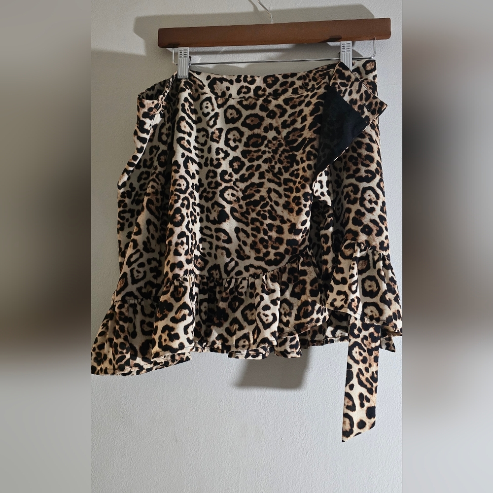 Forever 21 Animal Print Skater Skirt
